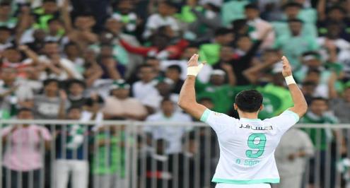 الأهلي السعودي يحدد مصير السومة